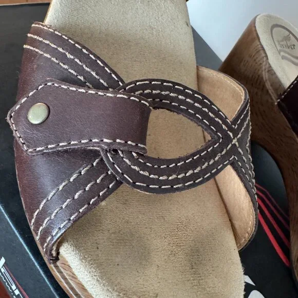Dansko Java Brown Leather Sara Faux Wood Heel Hook & Loop Closure Size 39/8.5 Sa - Picture 2 of 7